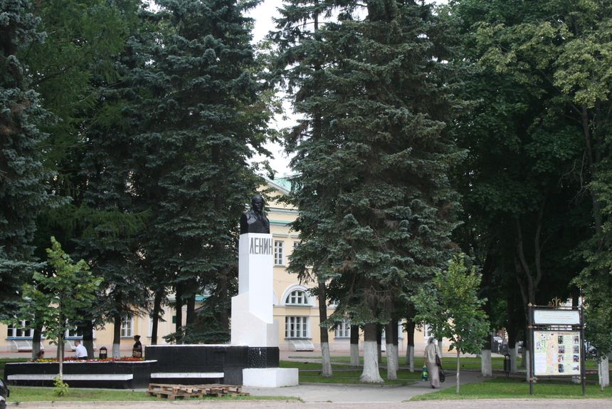 Pomnik Lenina, Ławra Troicko - Sergiejewska, Siergijew Posad. Moskwa, 23 lipca 2017.