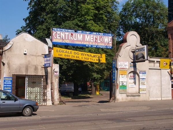 Była Fabryka Braci Stolarow w Łodzi - stare wejście do fabryki Fot. saper1390/www.polskaniezwykla.pl