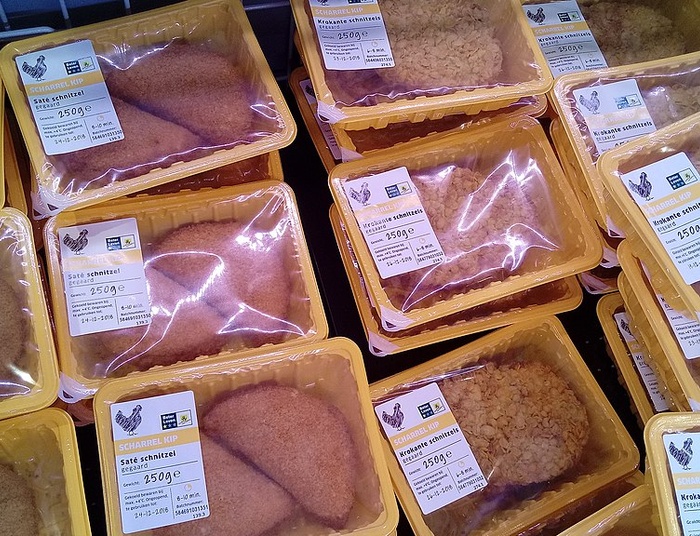 Na twój stół też mógł trafić kurczak na oleju technicznym. Przekręt na niebywałą skalę