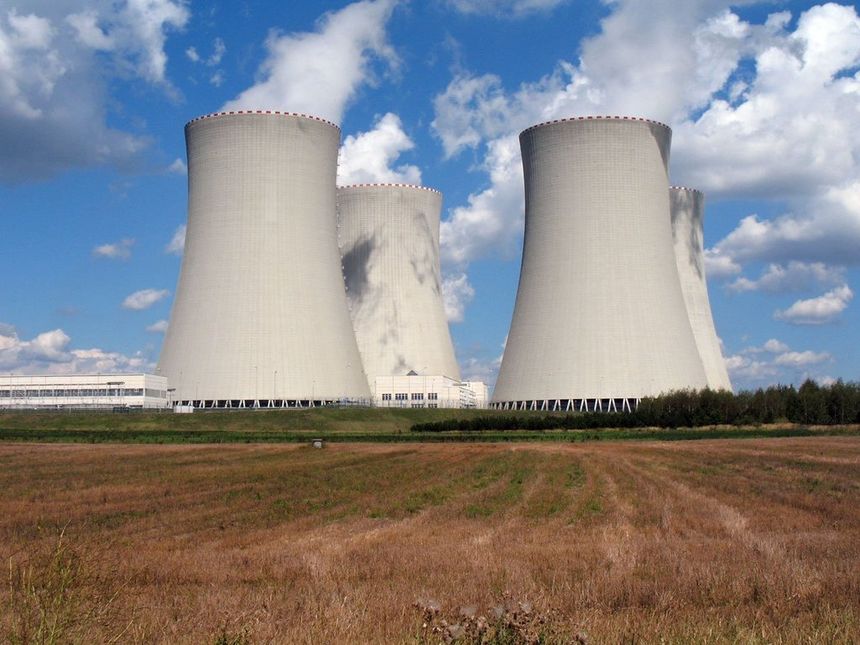 Elektrownia jądrowa. zdj. ilustracyjne