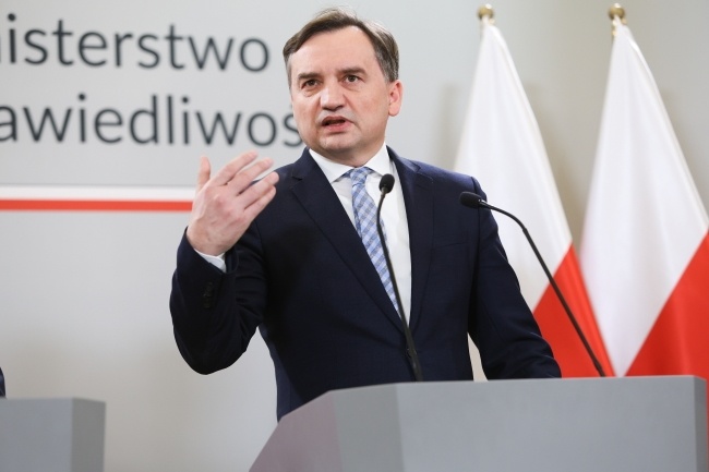Minister sprawiedliwości, prokurator generalny Zbigniew Ziobro podczas konferencji prasowej. Fot. PAP/Rafał Guz