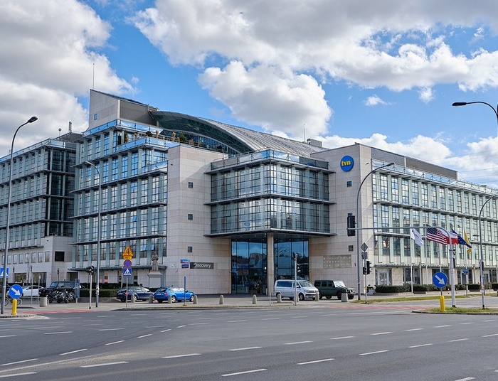 Co z koncesją dla TVN? Zaskakujące zachowanie KRRiT