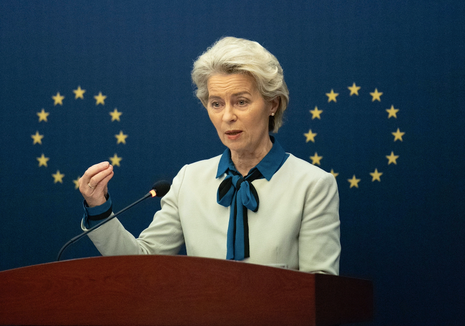 na zdjęciu: przewodnicząca Komisji Europejskiej Ursula von der Leyen. fot. PAP/EPA/ANDRES MARTINEZ CASARES