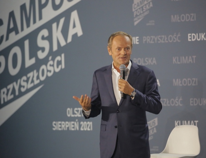 Katusze Woltera, wojna Tuska, koronacja cara i pijak w Paryżu...