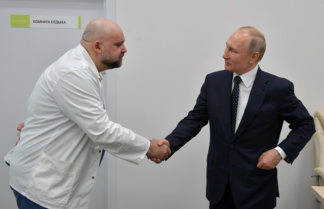 Władimir Putin i Denis Procenko. Fot. PAP/Alexei Druzhinin