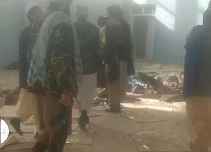 Zamach bombowy w mieście Ajbak w Afganistanie. Screen: Twitter/Pak Afghan Youth Forum