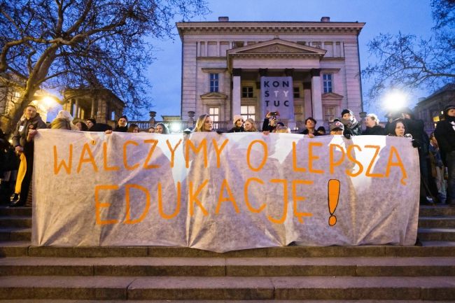 Trwa strajk nauczycieli w całej Polsce