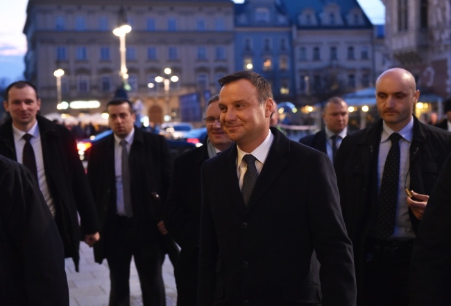 Andrzej Duda z delegacją amerykańskich senatorów. Fot. PAP/Jacek Bednarczyk