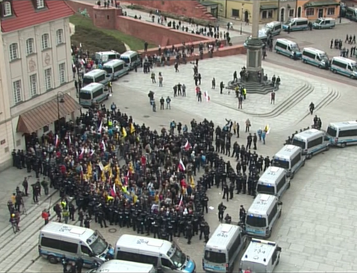 Władza zaczyna się bać protestów społeczeństwa