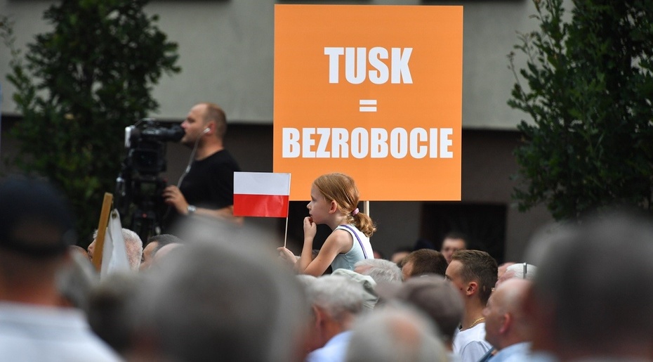 Morawiecki porównał obietnice PiS i PO. Donald Tusk na minusie. Fot. PAP/Piotr Nowak