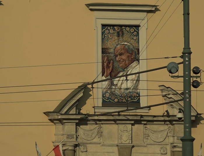 TVN zapłacił ogromne pieniądze za film o Janie Pawle II. KRRiT potwierdza