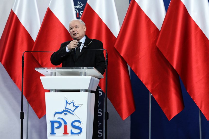 Prezes PiS Jarosław Kaczyński przedstawił jedynki wyborcze PiS. fot. PAP/Tomasz Gzell