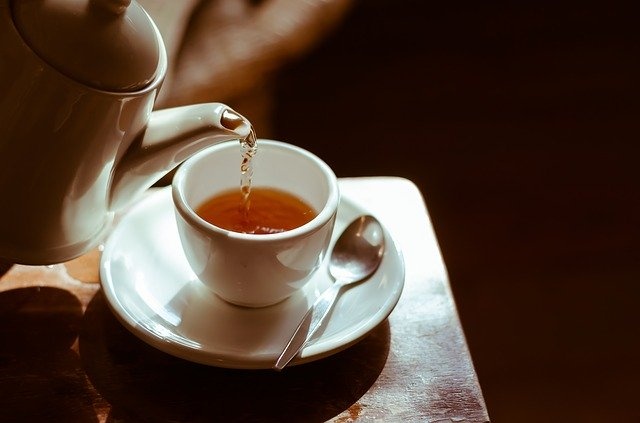 Naukowcy dowiedli, że ciepła herbata łagodzi stres.