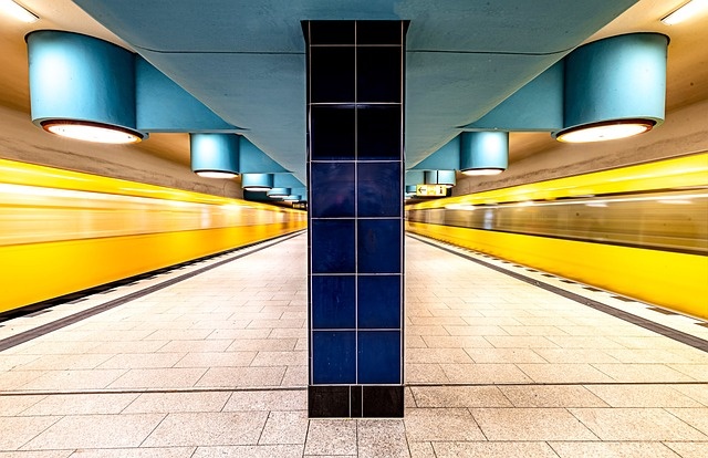Na niektórych stacjach metra w Berlinie lepiej nie pojawiać się nocą Fot. Pixabay