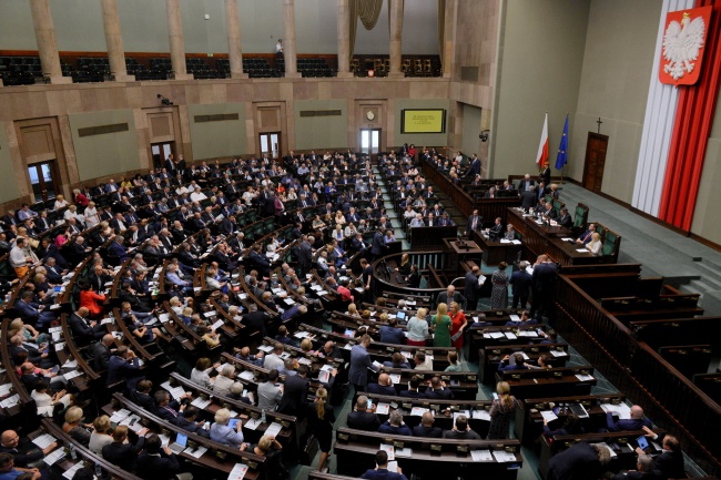 Sejm uchwalił specustawę mieszkaniową. Fot. PAP/Jakub Kamiński