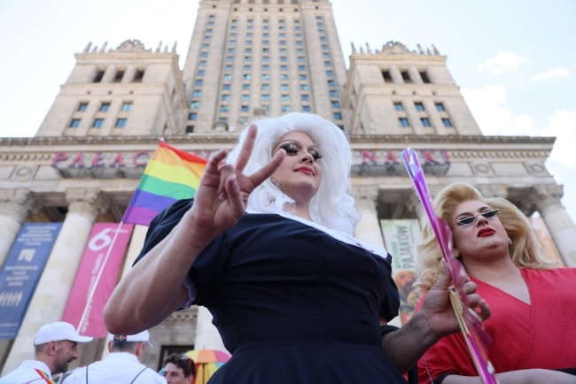 Parada równości w czerwcu 2021 w Warszawie, fot. PAP/Leszek Szymański
