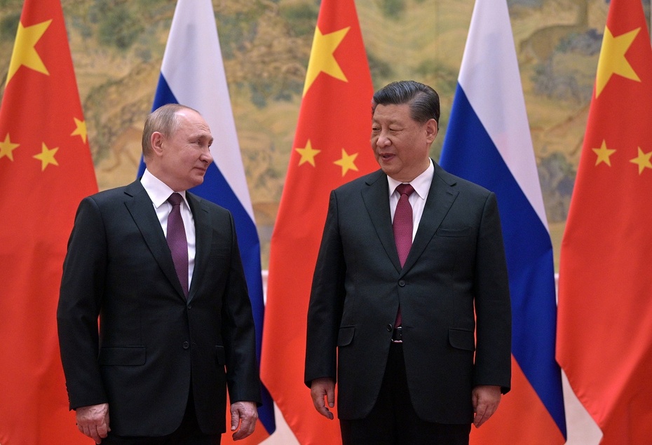 Rosyjski prezydent Władimir Putin (L) i prezydent Chin Xi Jinping (P). Fot. PAP/EPA/ALEXEI DRUZHININ / KREMLIN / SPUTNIK / POOL