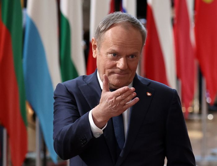Tusk rzuca wyzwanie Rosji. Pochwalił Macrona za propozycję parasola nuklearnego