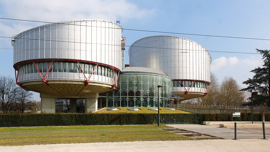 Gmach Europejskiego Trybunału Praw Człowieka w Strasburgu.