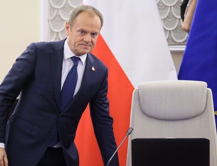 Gwiazdy TVP oddadzą pieniądze z wynagrodzeń? Tusk: Raczej tak