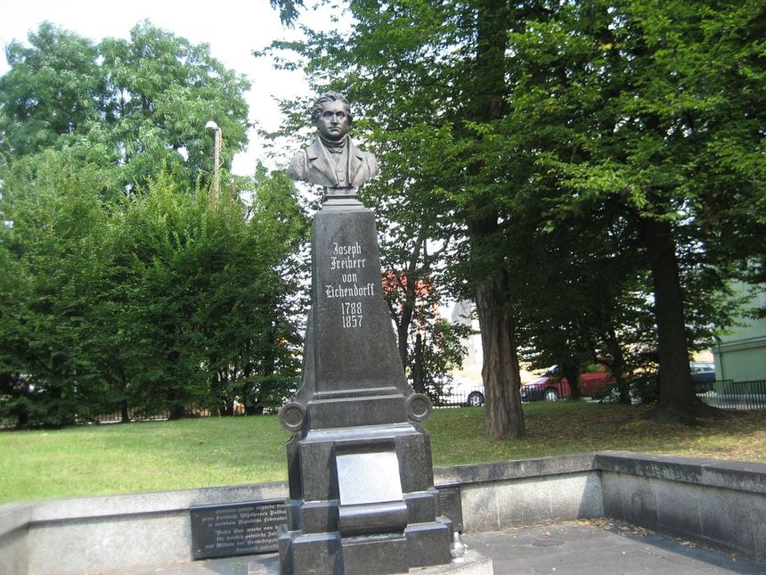 Pomnik Eichendorffa w Nysie.