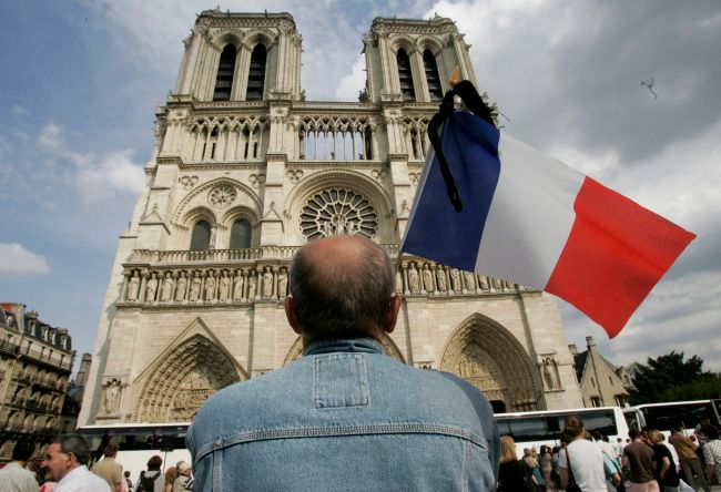 Katedra Notre Dame w Paryżu. Fot. EPA/LUCAS DOLEGA