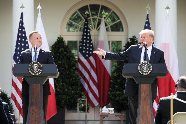 Warszawa chciałaby, żeby "Stany Zjednoczone nie wycofywały swoich wojsk z Europy", fot. PAP/Leszek Szymański