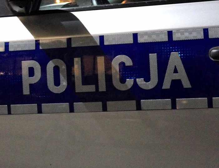 Ktoś podrzucił im wybuchowy "prezent" pod drzwi. Ranne kobiety i dwoje dzieci