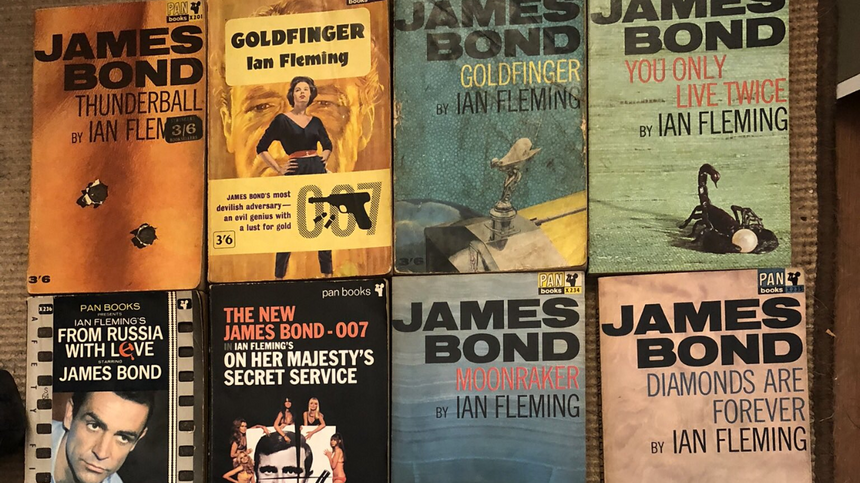 Z powieści o Jamesie Bondzie usunięte zostaną niektóre fragmenty, które przejawiały m. in. rasizm lub seksizm. (fot. Twitter)