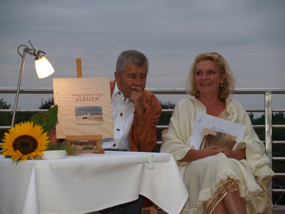 Sierpień 2006. Autor notki z Ewą Wiśniewską na promocji jego książki pt. "Epopeja helskiej balangi - Grupa"