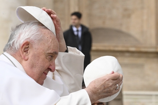 W poniedziałek przypada 10. rocznica pontyfikatu papieża Franciszka, fot. PAP/EPA/MAURIZIO BRAMBATTI