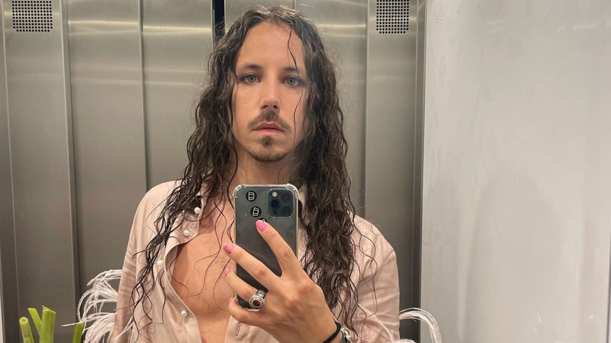 Michał Szpak wyznał w wywiadzie z magazynem "Twój Styl", że jest osobą panseksualną. (fot. Instagram/Michał Szpak)