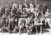 Grupa jencow bolszewickich w obozie pod Warszawa