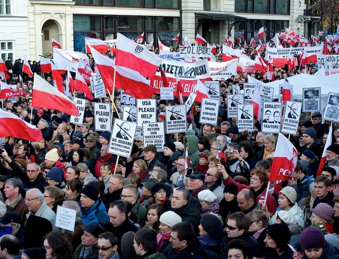 Aż 16 zakazów demonstracji 10 kwietnia w Warszawie. Odbędzie się jedna