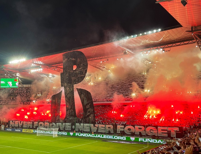 Życzył śmierci Kaczyńskiemu. Koniec umowy Legii z firmą i dyrektorem hejterem