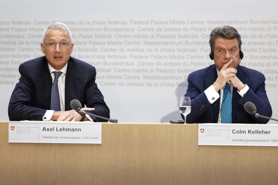 Konferencja prasowa UBS i Credit Suisse. fot. PAP/EPA/PETER KLAUNZER