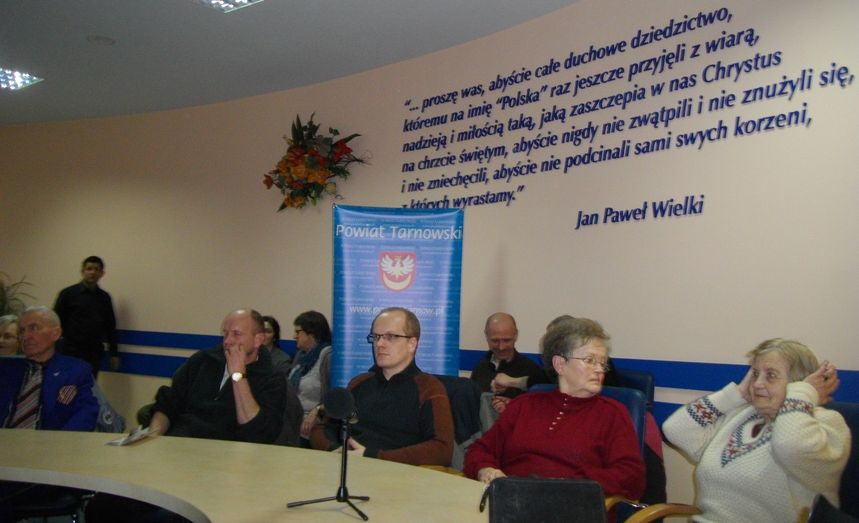 Przed "przypominającą o Rotmistrzu" dyskusją w Starostwie Powiatu Tarnowskiego