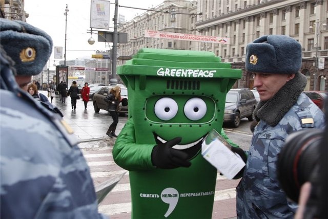 Greenpeace protestuje też nierzadko w Moskwie. Fot. englishrussia.com