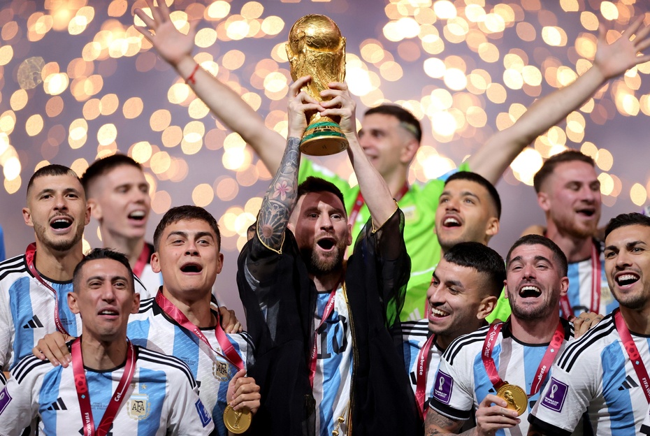 Leo Messi celebruje mistrzostwo świata. . Źródło: EPA/Friedemann Vogel