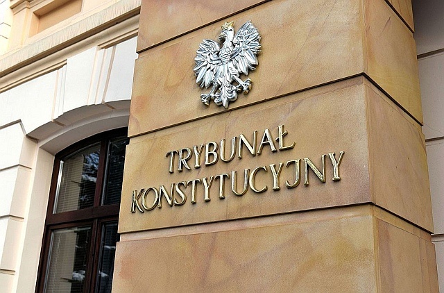 Wejście do siedziby Trybunału Konstytucyjnego, fot. tk.gov.pl