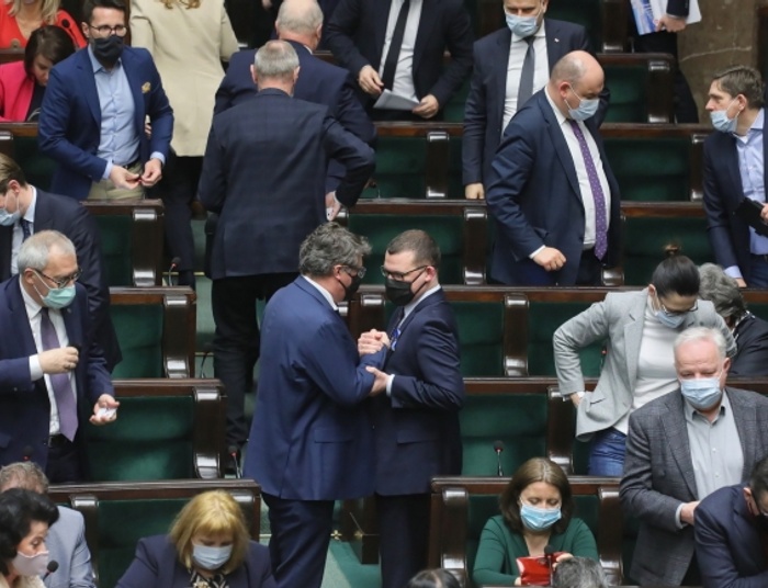 Ustawa o wsparciu obywateli Ukrainy uchwalona - jak głosowali posłowie