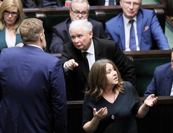 Lichocka o środkowym palcu: "To kłamstwo postkomuny". Są nagrania w zwolnionym tempie