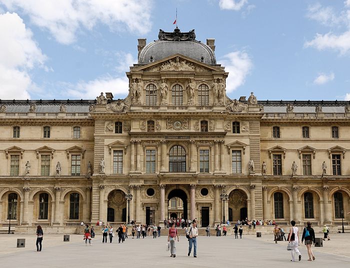 To oni mieli okraść Luwr. Policja zatrzymała włamywaczy