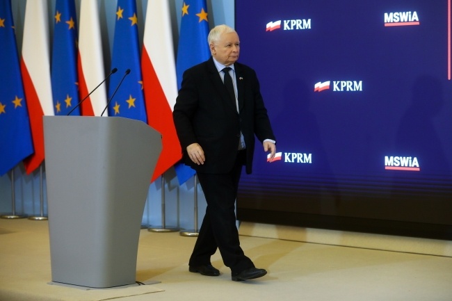 Jarosław Kaczyński poprosił dziennikarzy o cierpliwość, fot. PAP/Rafał Guz