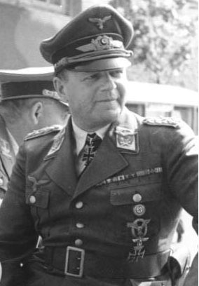 Generalfeldmarschall Erhard Milch; 1944. Bundesarchiv, Bild 183-1997-0923-500 / Hubmann, Hanns / CC-BY-SA