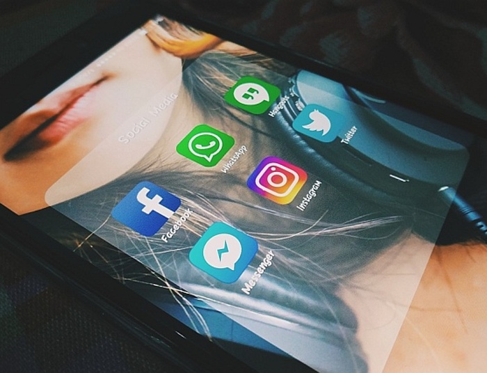 Zuckerberg chce połączyć WhatsApp, Instagram i Messenger w jedną sieć