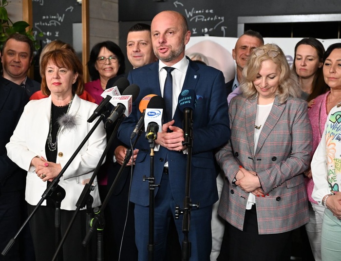 Jeden z kandydatów już witał się z gąską po exit poll. PKW odziera ze złudzeń