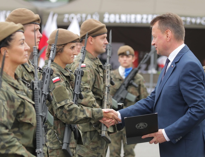 Zmiany rekrutacji w wojsku. Błaszczak tak zachęca młodych ludzi do żołnierskiej przygody