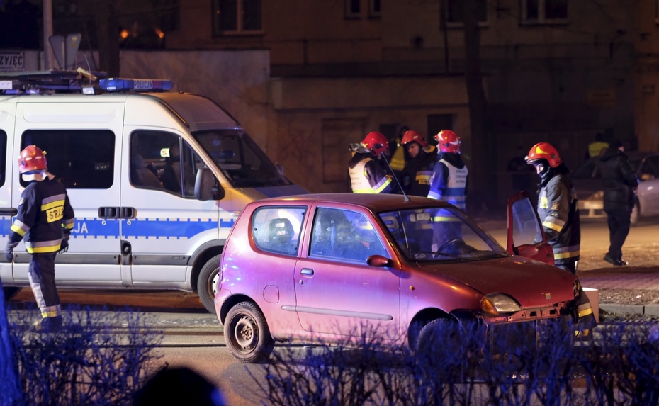 Seicento, które brało udział w wypadku w Oświęcimiu, fot. PAP/Andrzej Grygiel
