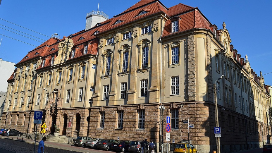 Gmach sądu w Poznaniu / źródło: Wikipedia